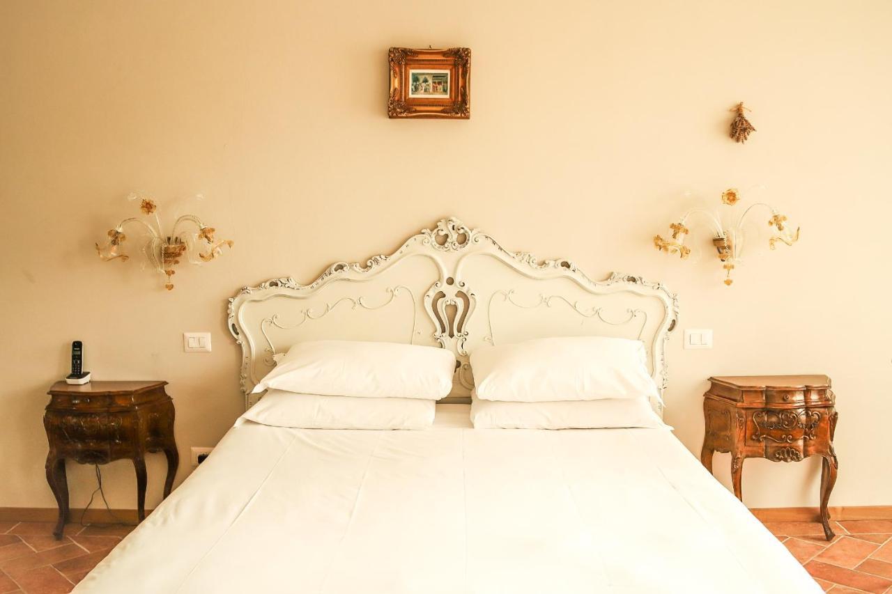 Borgo I Tre Baroni - Spa Suites & Resort Poppi Exterior photo