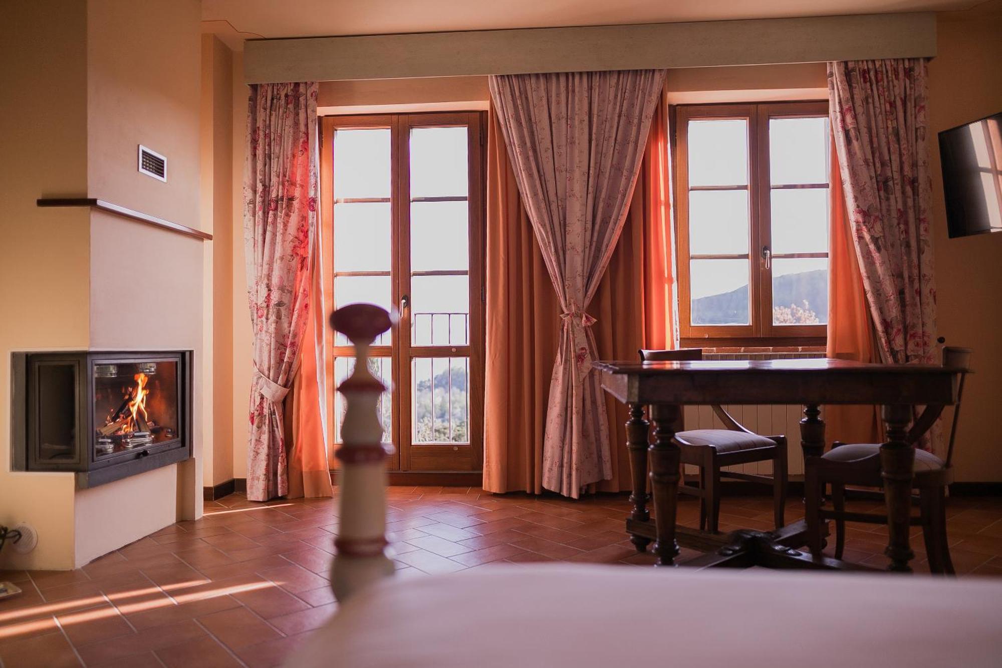 Borgo I Tre Baroni - Spa Suites & Resort Poppi Exterior photo
