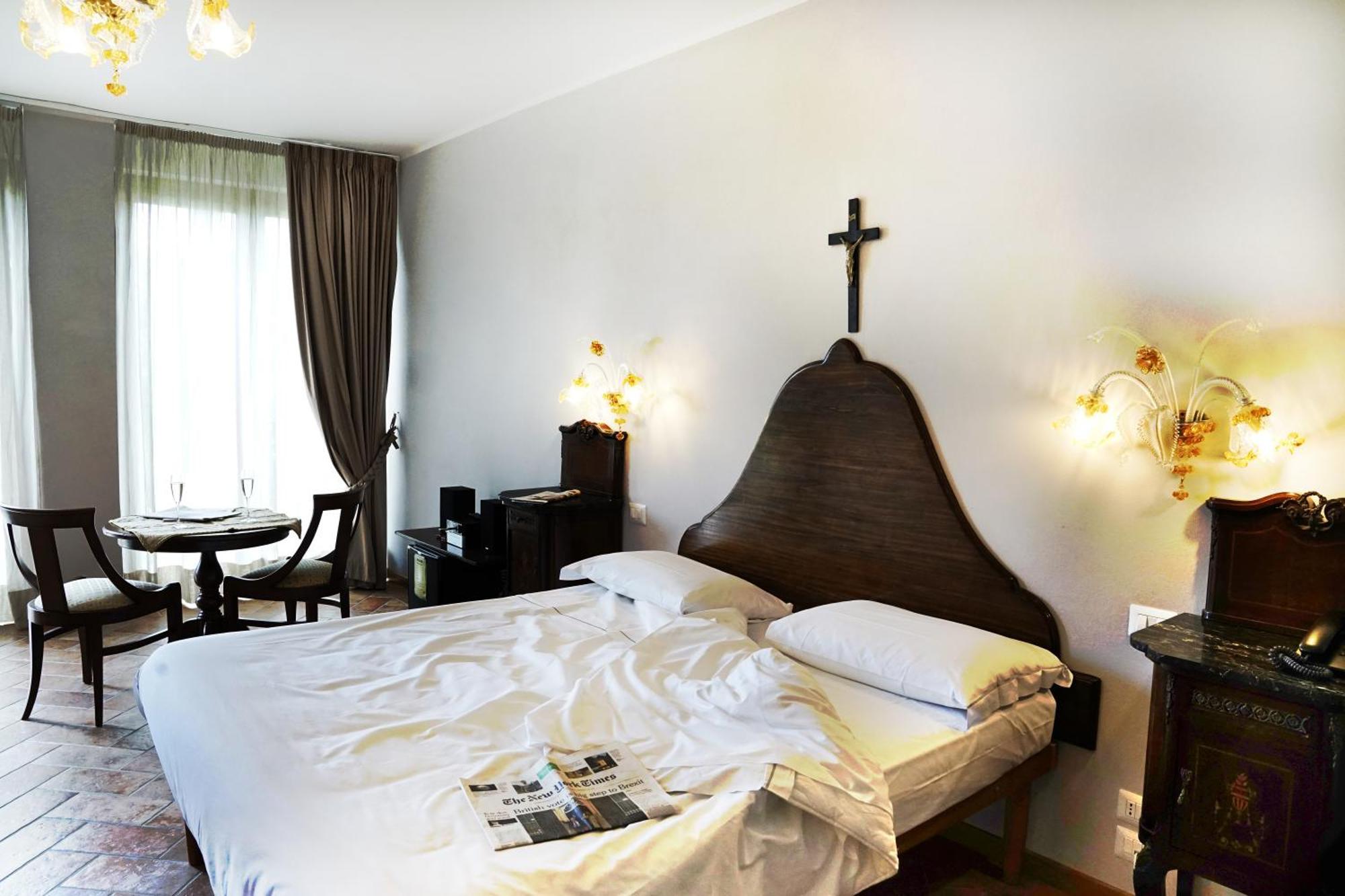 Borgo I Tre Baroni - Spa Suites & Resort Poppi Room photo